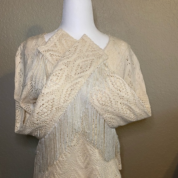 Gimmicks Cream Crochet w/ Tassel Top - Picture 7 of 14